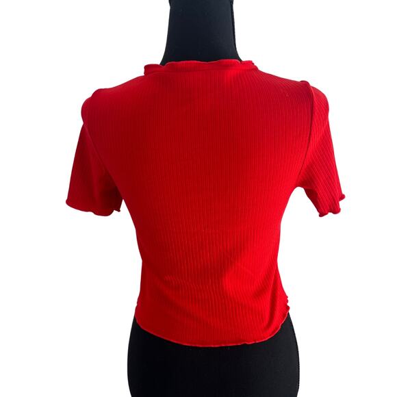 NWOT H&M Red Ribbed Ruffle Trim Short Sleeve Cropped Button Down Blouse Top S - Picture 2 of 8